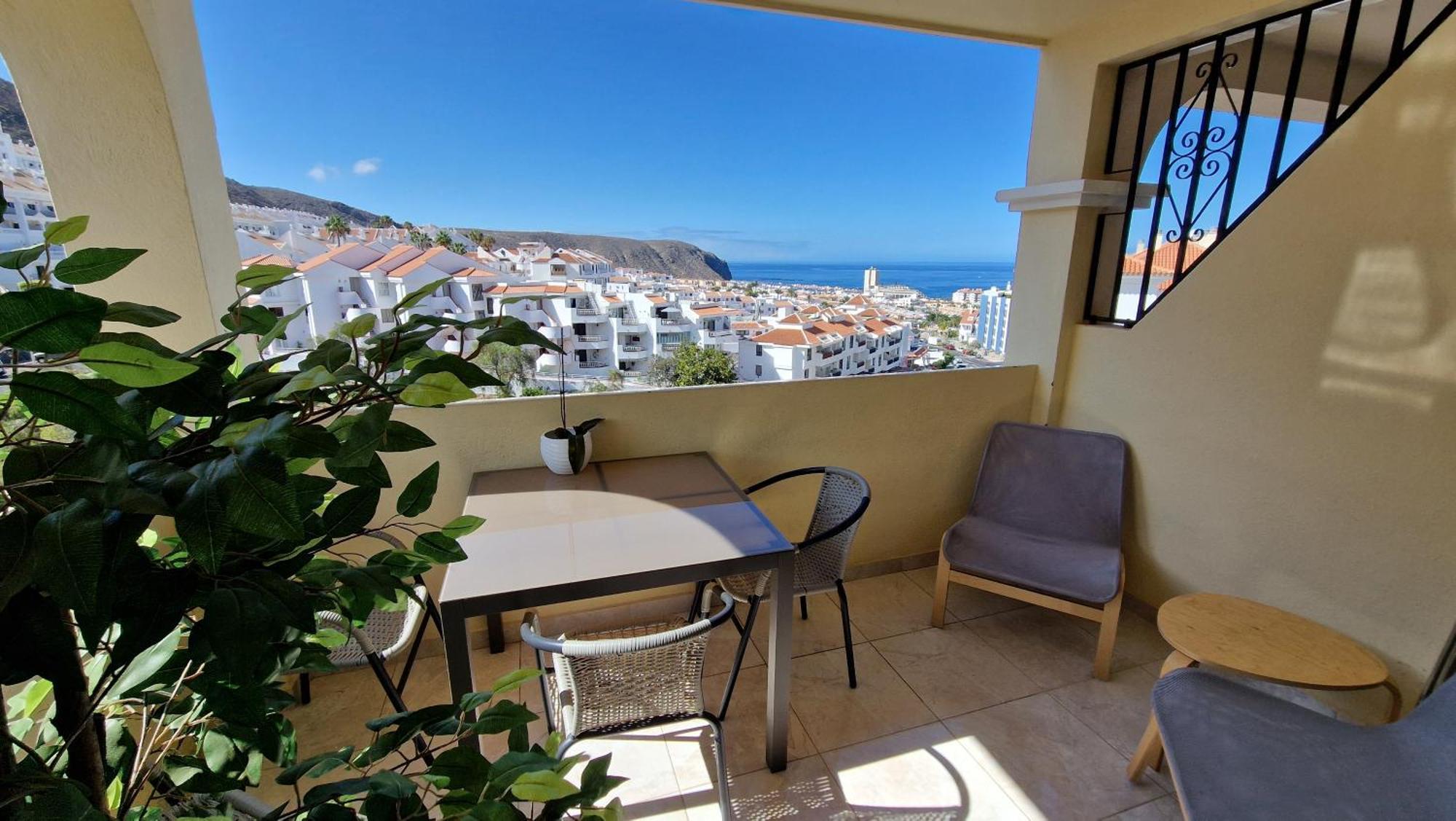 Apartment Lana Castle With Sea View